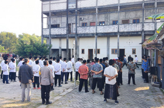Merah Putih di Halaman Pesantren: Harmoni Dari Sukosewu di Hari Kemerdekaan